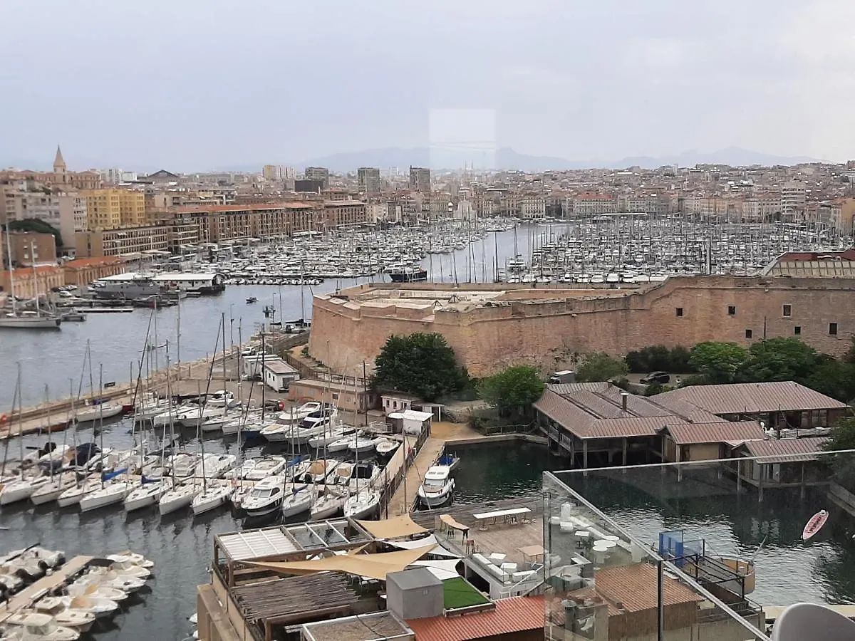 Duplex Vieux Port Appartement Complet 4 Couchages Climatise Entire Apartment 2 Beds For 4 Persons Marseille France