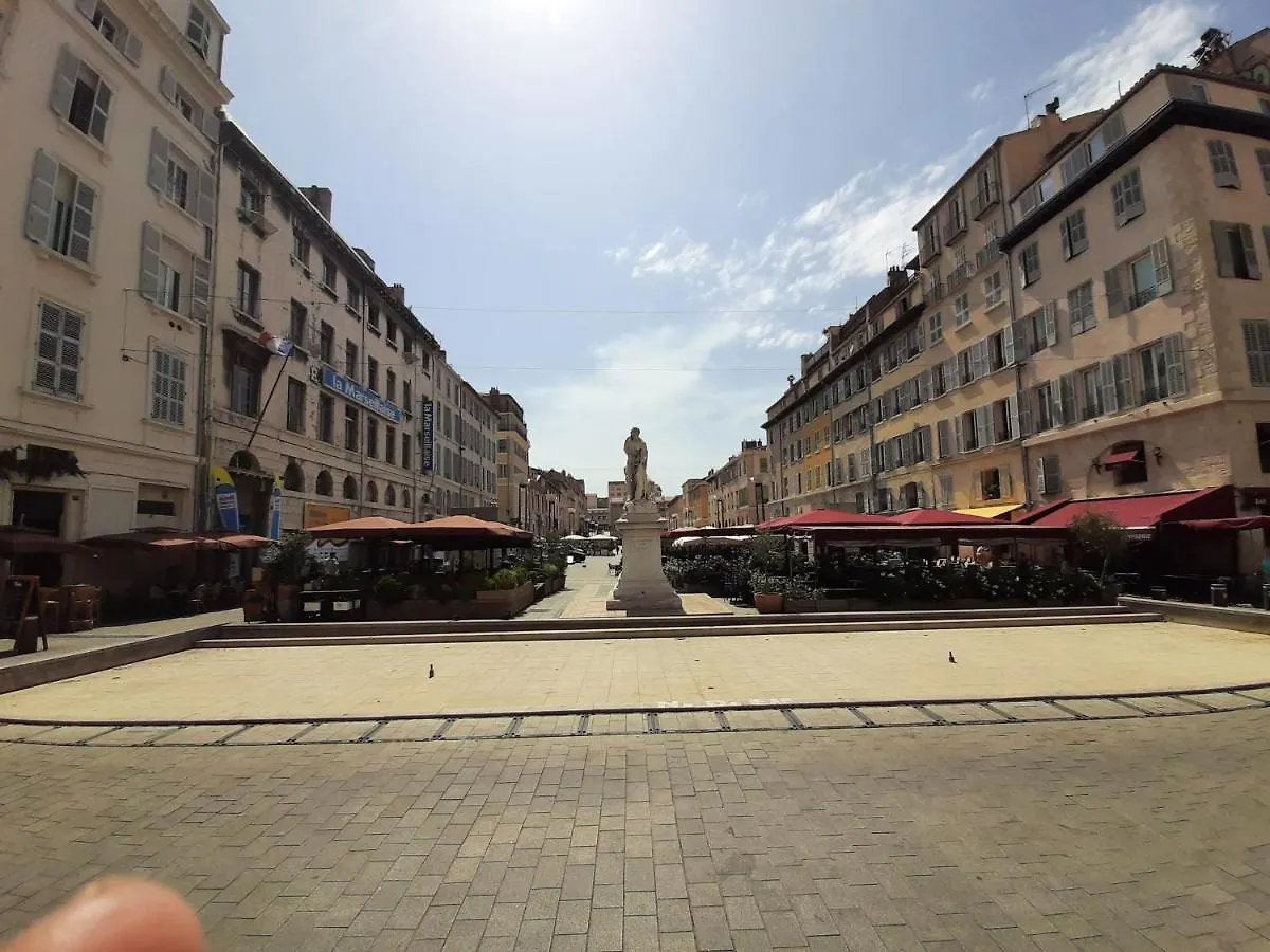 Duplex Vieux Port Appartement Complet 4 Couchages Climatise Entire Apartment 2 Beds For 4 Persons Marseille 0*,  France