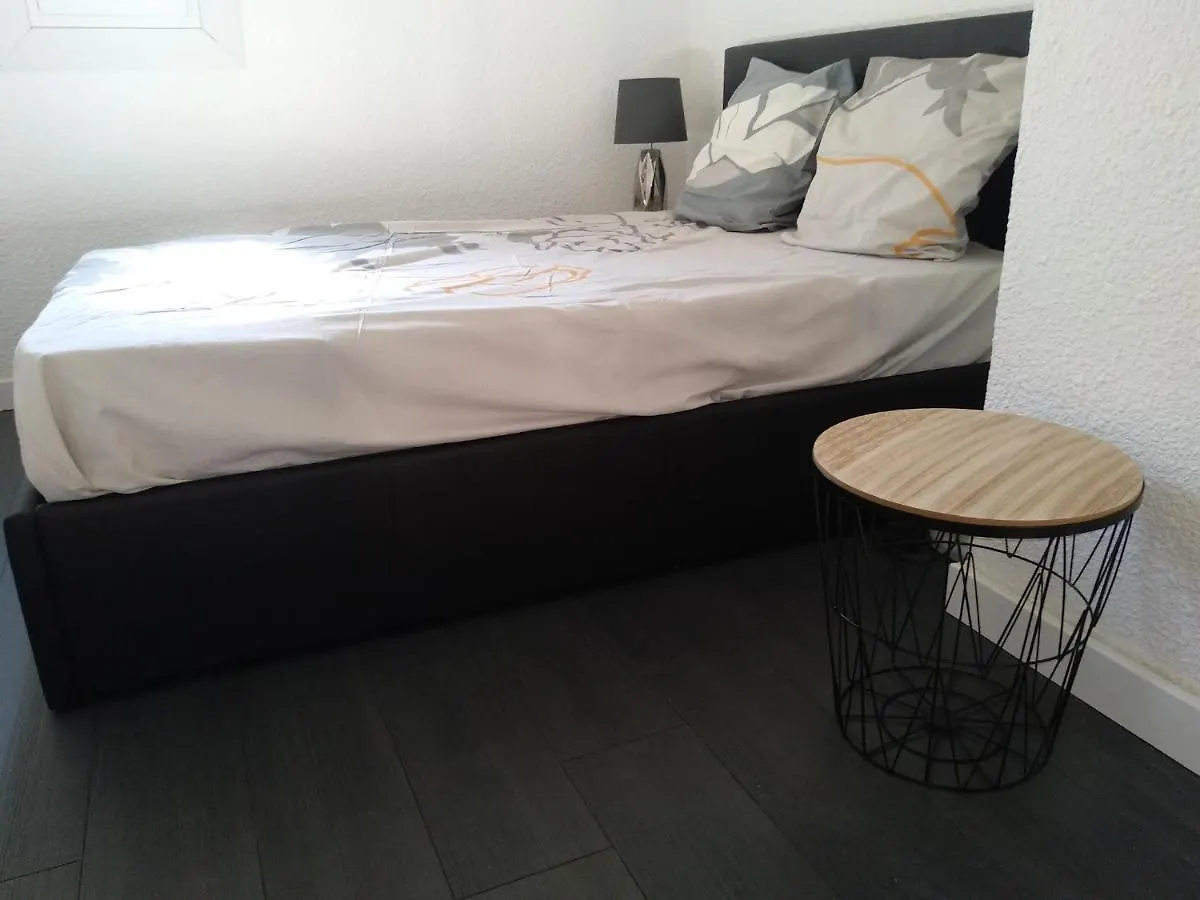 Duplex Vieux Port Appartement Complet 4 Couchages Climatise Entire Apartment 2 Beds For 4 Persons Marseille France